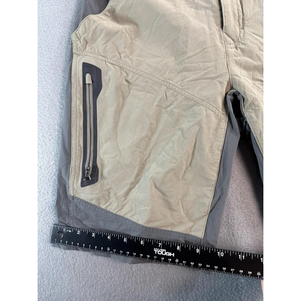 REI Shorts Mens 30 Beige Gray Colorblock Hiking 11 Inseam Stretch Rip Stop